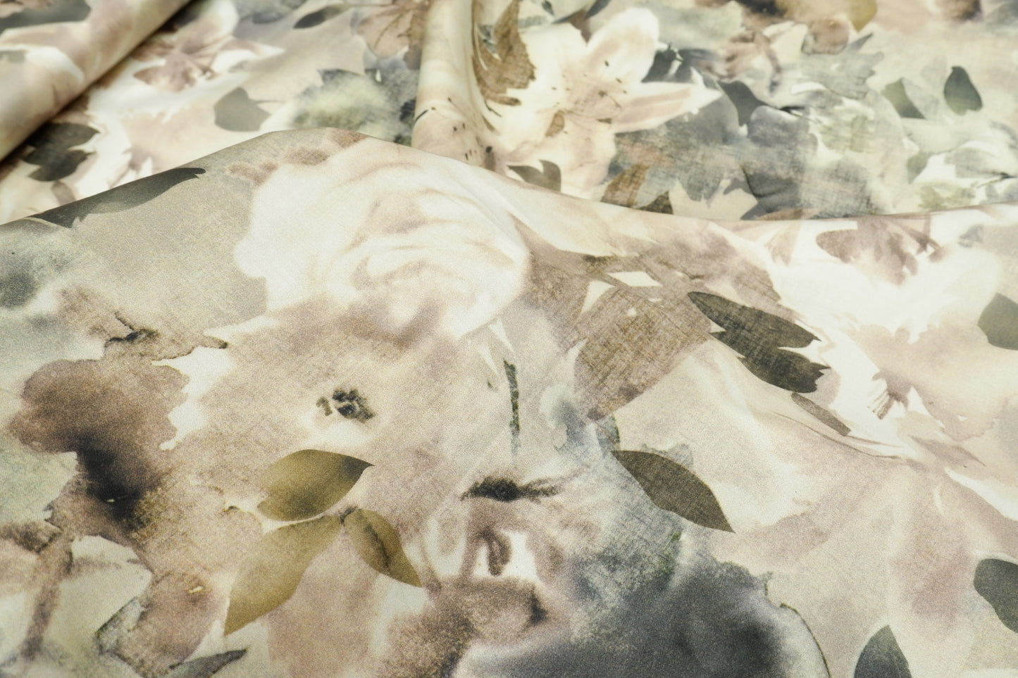 Pee Gee 100% Premium Cotton Multicolor Floral Printed Fabric