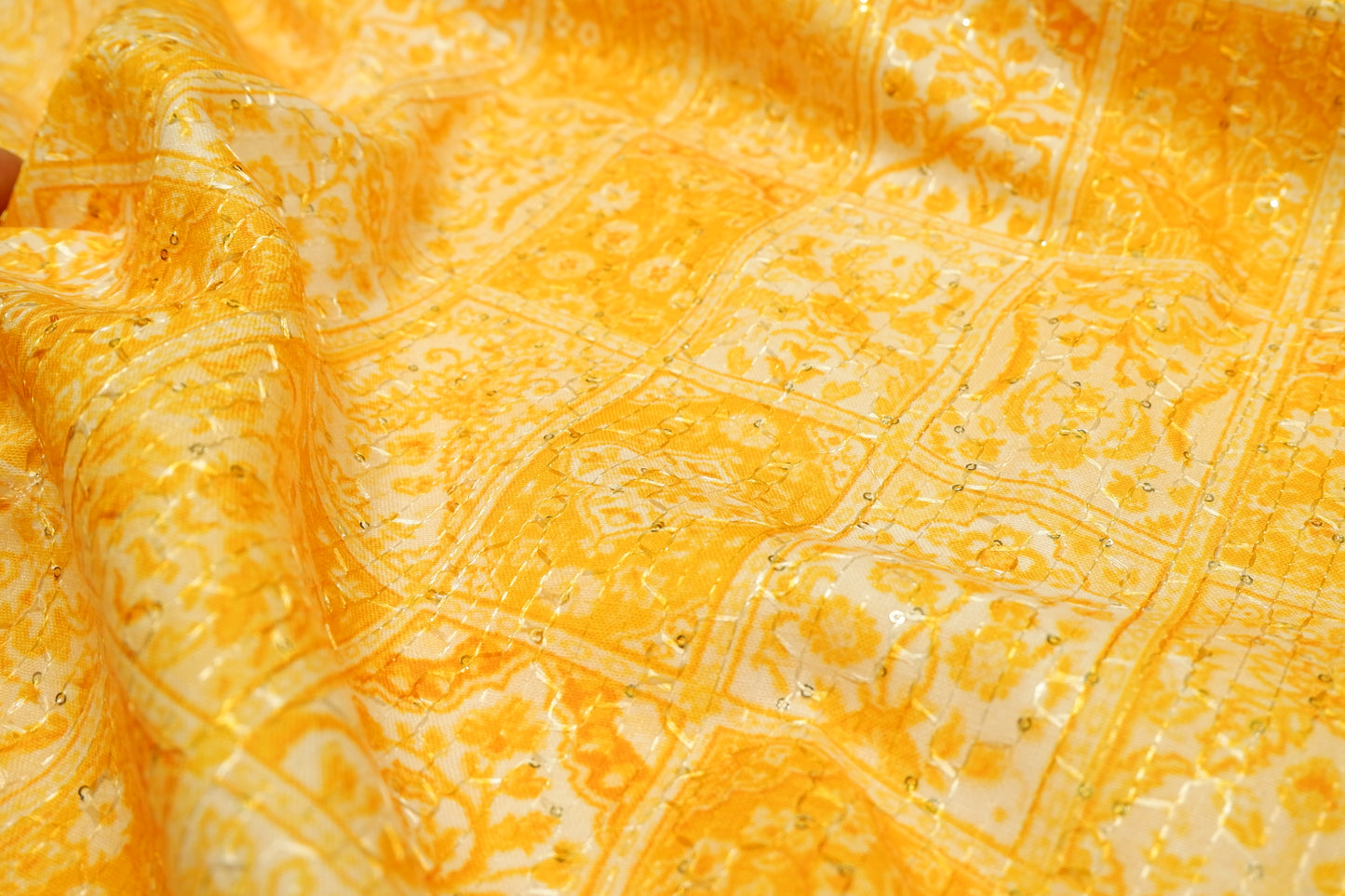 Tecido Cotton Blend Yellow Print Sequin Threaded Fabric